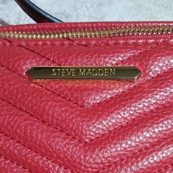 Steve Madden Red Chevron Crossbody Bag - Picture 2 of 9